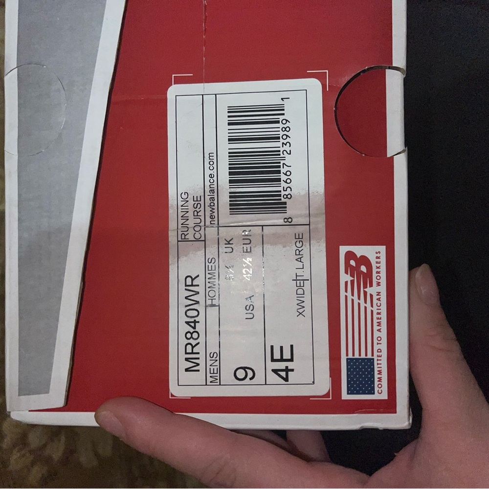 New balance Mens running course sneakers. Brand new in box never worn. Style 840 - Picture 5 of 7